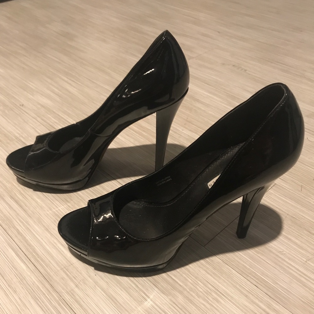 Vera Wang Lavender Label Patent Peep Toe Heels